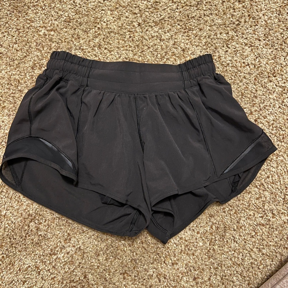 Lululemon size 4 hotty hot low-rise shorts